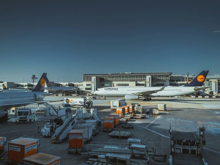 Air cargo loading at an airport
